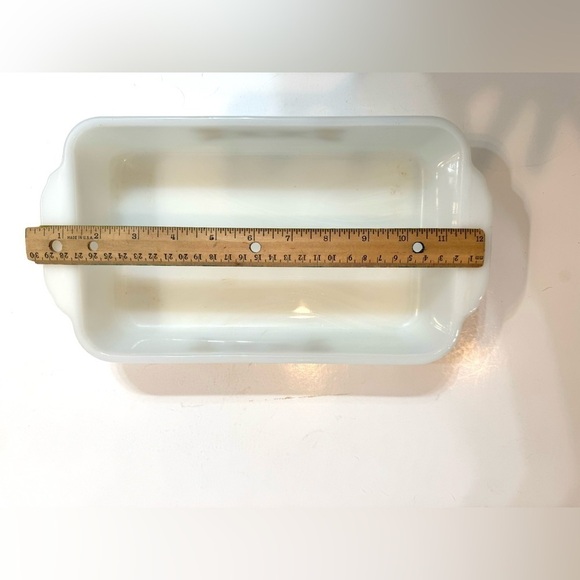 Vintage Fire King Anchor Hocking  1.5 Qt  Milk Glass Wheat Pattern USA Bake Dish - Picture 6 of 6